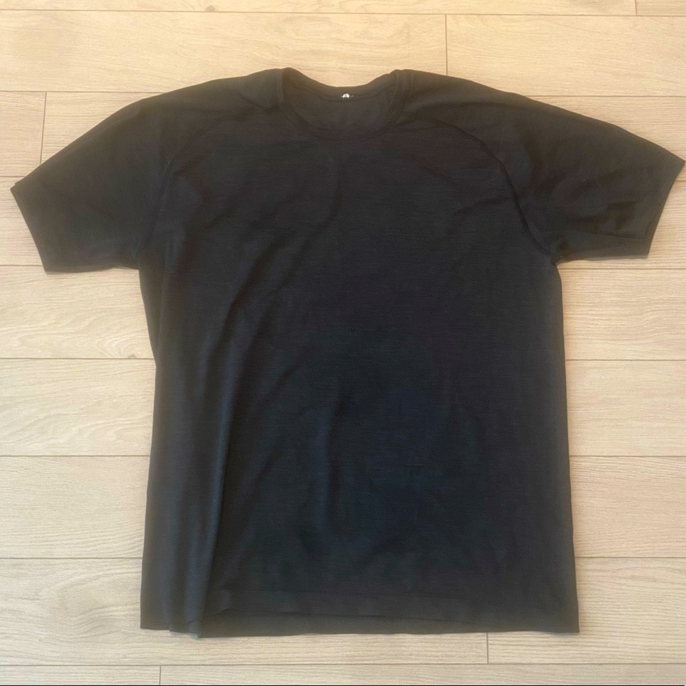Lululemon Metal Vent Short Sleeve 2.0